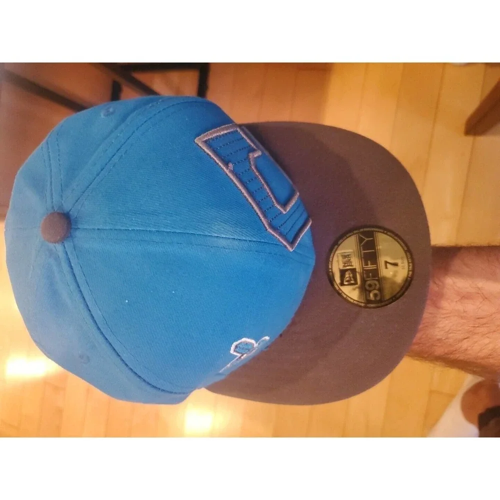 New Era 59 Fifty Cleveland Indians Fitted Cap, Blue, Size 7. Unique And Rare!